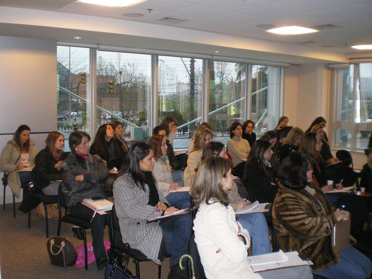 http://www.dialoguefono.com.br/upload/cursos_realizados/sala_do_curso_4_4.jpg